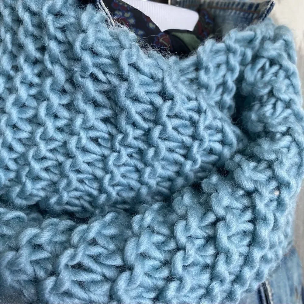 Unisex Hand-knit Aqua Alpaca Oblong Scarf